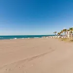 Piscina Y Playa En Laguna Beach Torrox