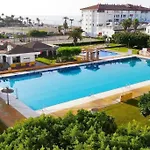 Piscina Y Playa En Laguna Beach Torrox