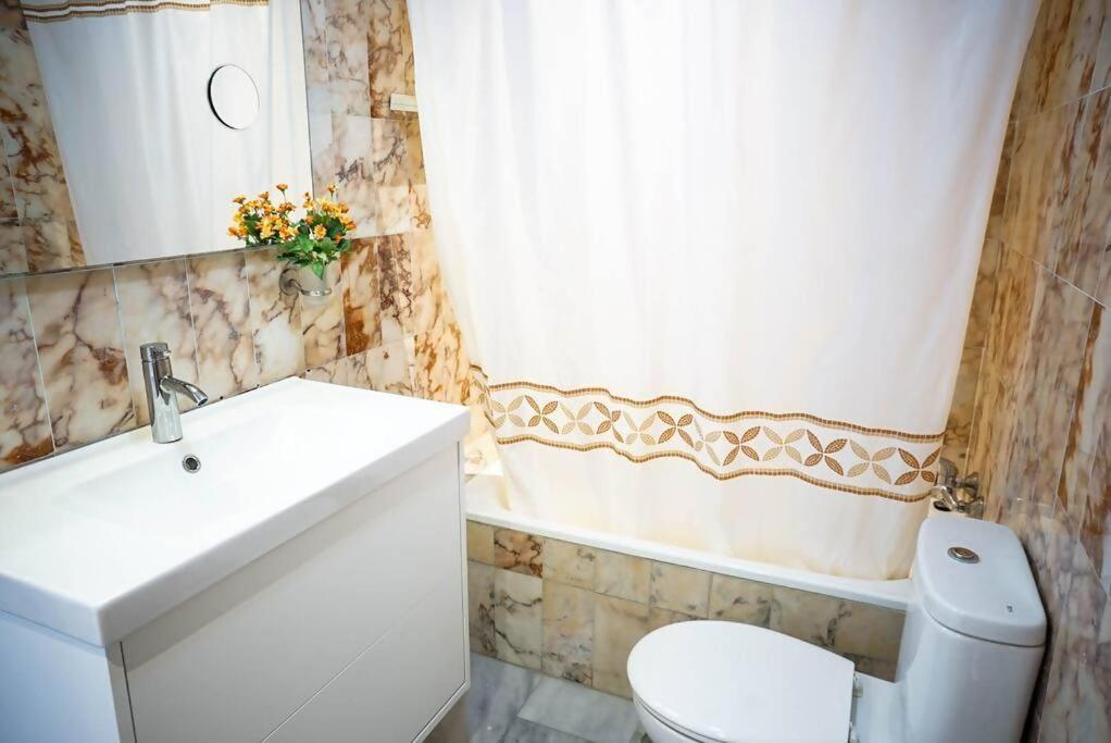 Piscina Y Playa En Laguna Torrox Apartment Málaga